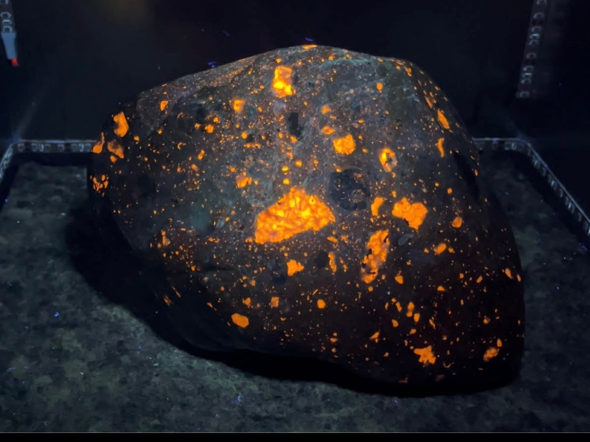 Gorgeous Fluorescent Sodalite aka NEOLite, Emberlite, Yooperlite, Glowdalite HUGE 7lbs