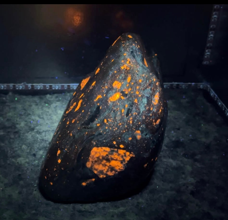 Gorgeous Fluorescent Sodalite aka NEOLite, Emberlite, Yooperlite, Glowdalite HUGE 7lbs